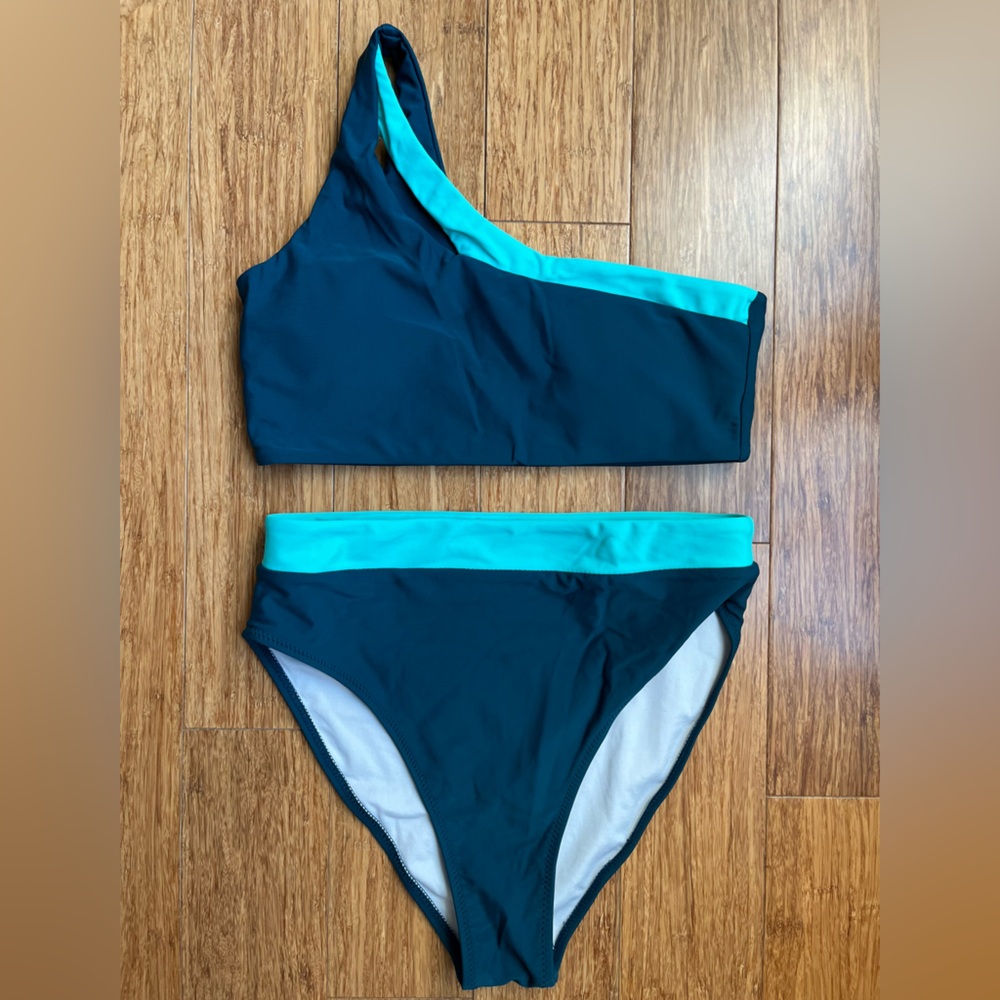 Bikini High Waist 2pc Set SwimwearSize small Green one shoulder. 1590